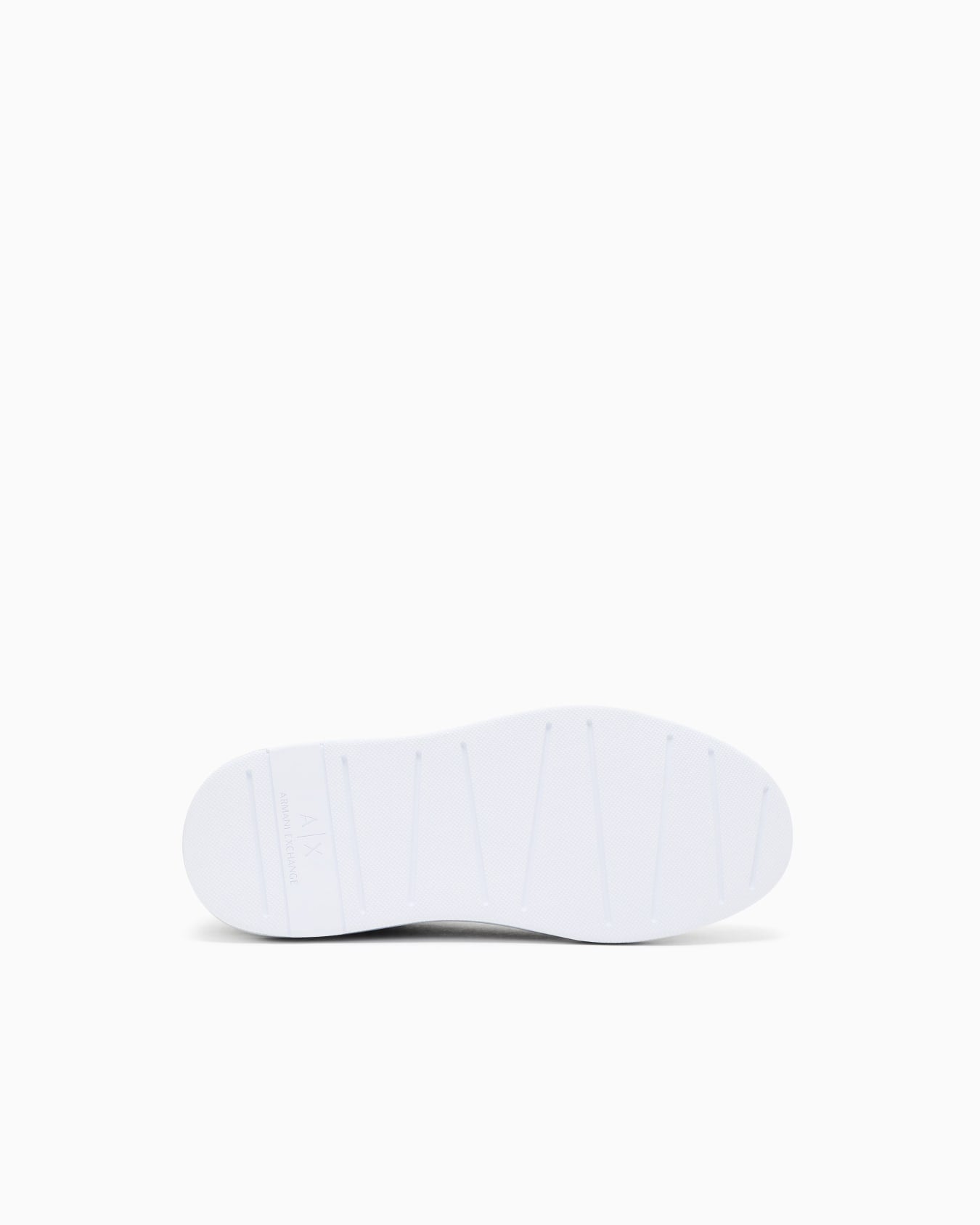 Sneakers in pelle con suola in gomma e tallone a contrasto Slide 5