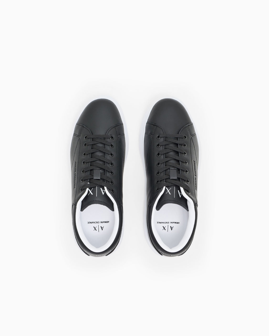 Sneakers in pelle con suola in gomma e tallone a contrasto Slide 2