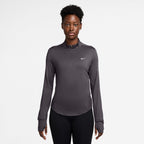 Using insights from runners like you, we prioritized functionality to refresh our Swift essentials. This lightweight mid layer has been designed to help reduce chafing. It's soft, sweat-wicking and helps block out UV rays so you can focus on your miles, and nothing else.
